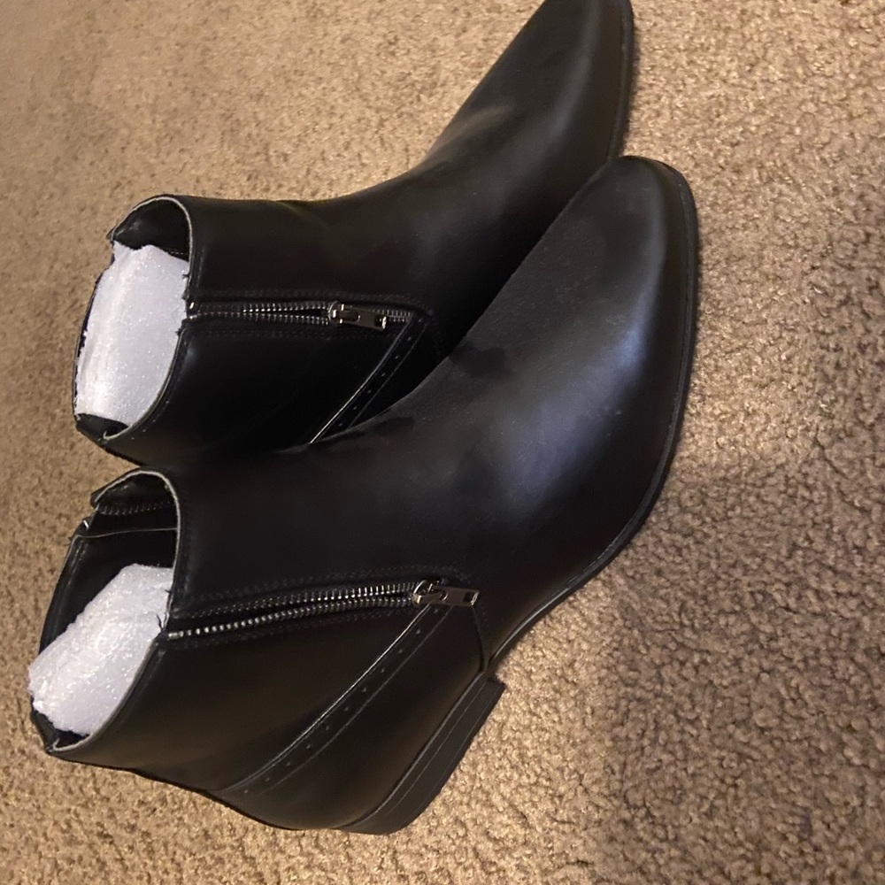 Black ASOS Chelsea boots. Size 11(wide fit)